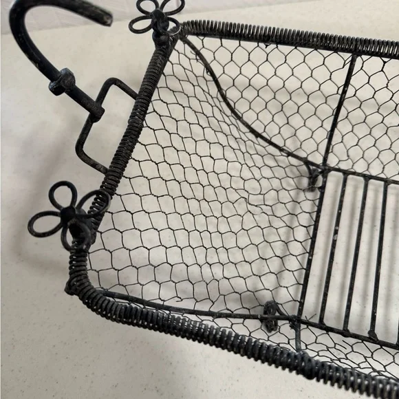 VTG Chicken Wire Bathtub Style Farmhouse Shabby Sheik Home Decor - Picture 3 of 3